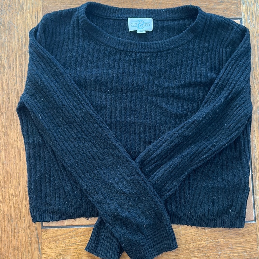 Super soft and somewhat cropped long-sleeved black top